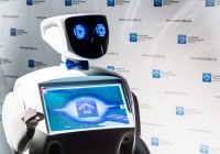 В российских МФЦ, поликлиниках, банках и торговых центрах появятся говорящие роботы