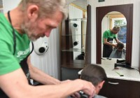 В столице открылась первая парикмахерская для бездомных