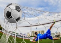 Валерий Соляник забил эффектный гол в ворота белорусских футболистов