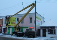 В Вязьме начались масштабные работы по демонтажу рекламных конструкций с домов-памятников архитектуры