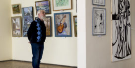 Молодёжь и Вязьма. В Смоленском Доме художника открылись сразу две выставки